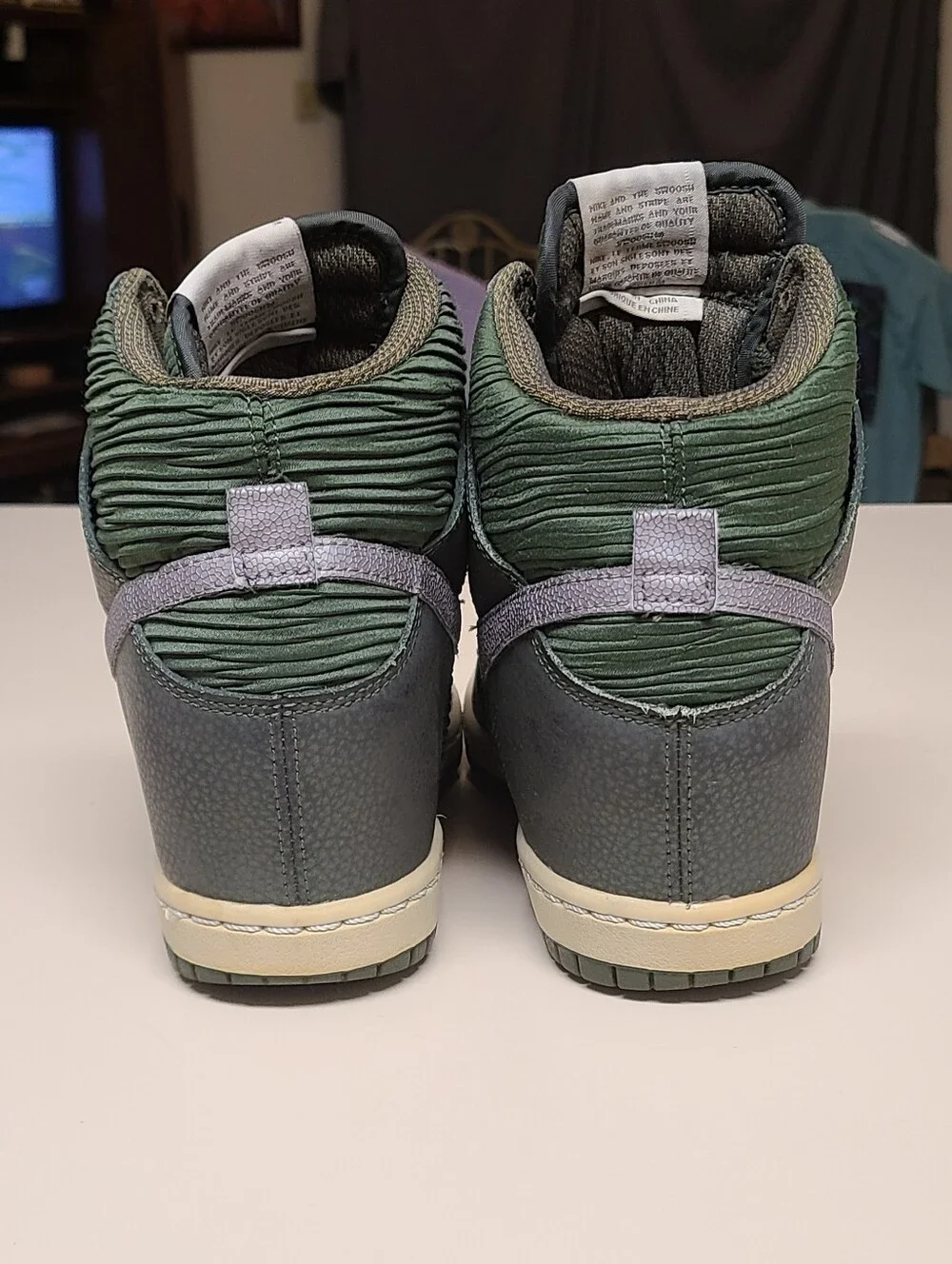 Nike Dunk Sky Hi Carbon Green casual wedge hi top sneakers size 7.5